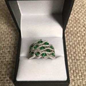 🆕Sterling Silver and Emerald Color Statement Ring